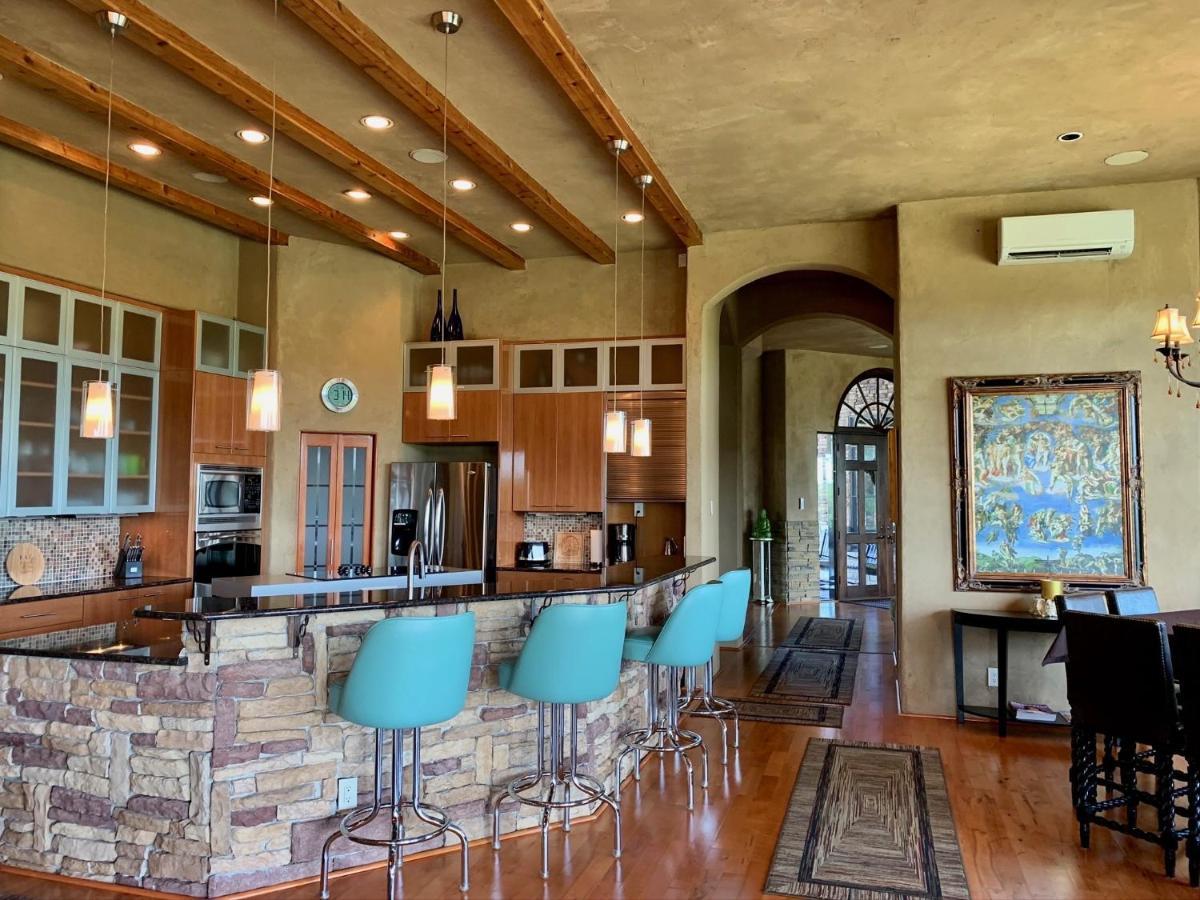 Scenic Hill Country Retreat - Rhino Ranch Villa New Braunfels Eksteriør bilde