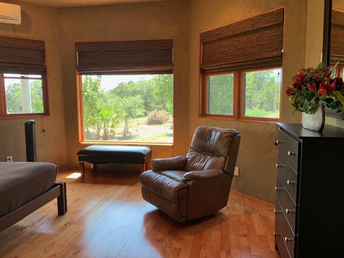 Scenic Hill Country Retreat - Rhino Ranch Villa New Braunfels Eksteriør bilde